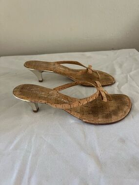 Cork-Textured Thong Kitten Heel Sandals Size 9